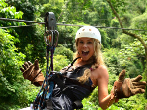 canopy-tour-at-los-suenos