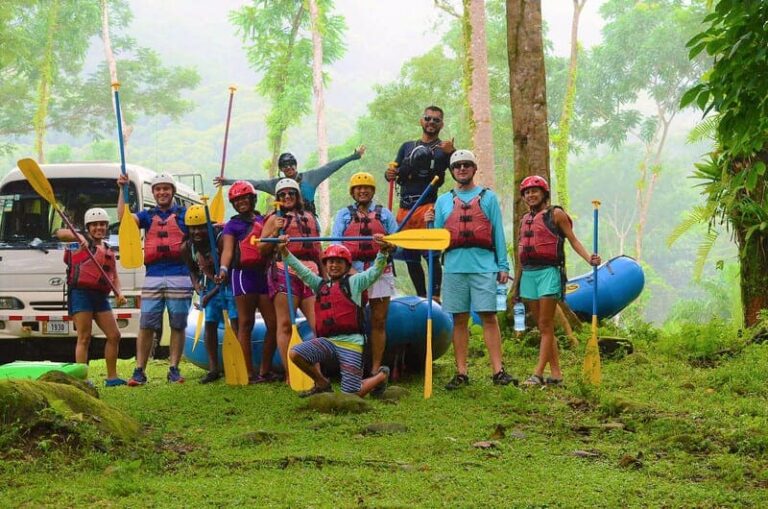 group-at-rafting-tour